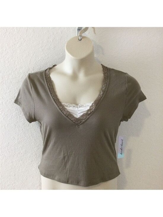 Derek Heart Tops - Derek Heart cocoa cropped tee with white lace trim inset Woman’s XL
